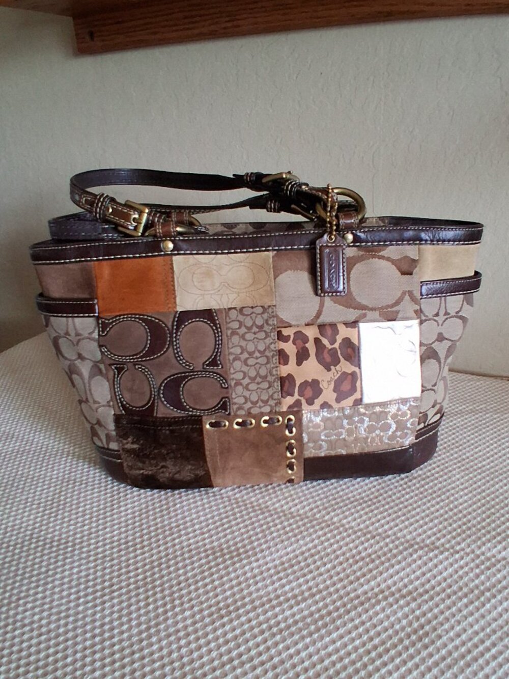 Vintage Coach patchwork tote bag. Brown leather suede. Signature canvas panels.